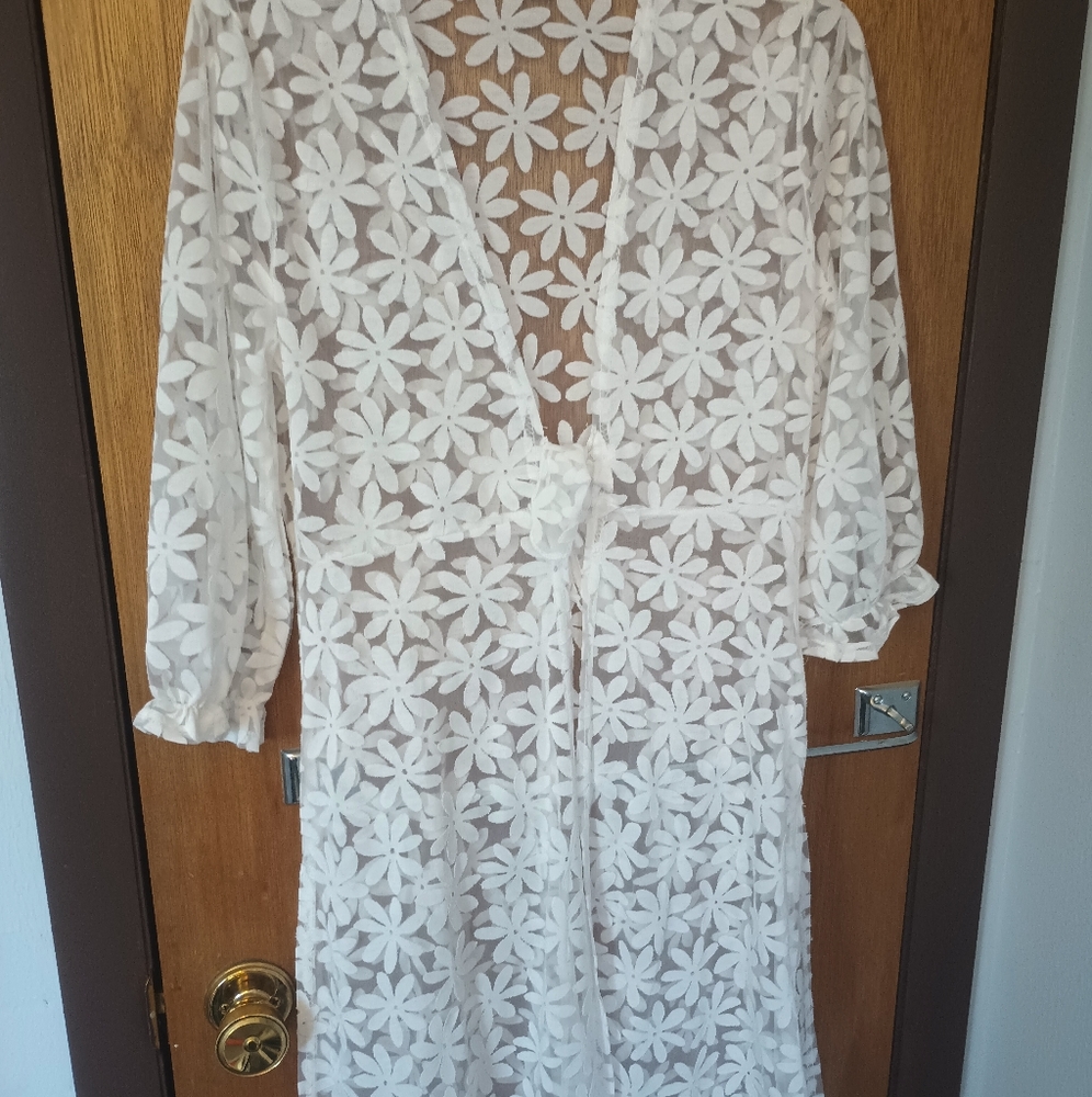 Lace knot coverup